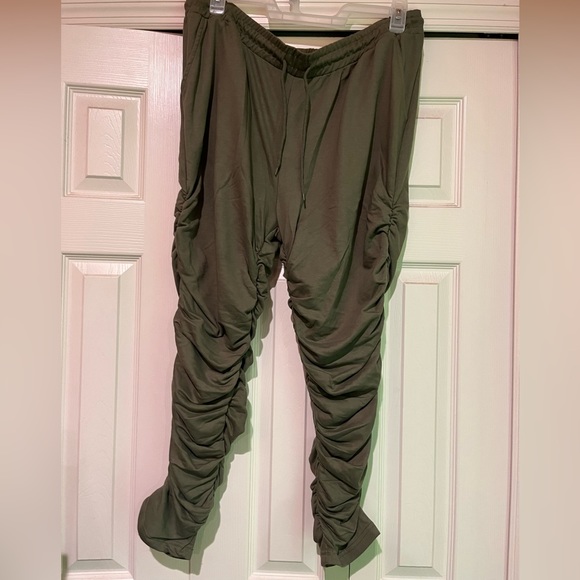 Army green stacked pants - Picture 1 of 4